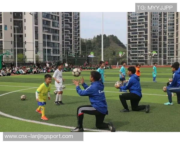 小学足球比赛精彩瞬间回顾让孩子们在绿茵场上尽情展现风采